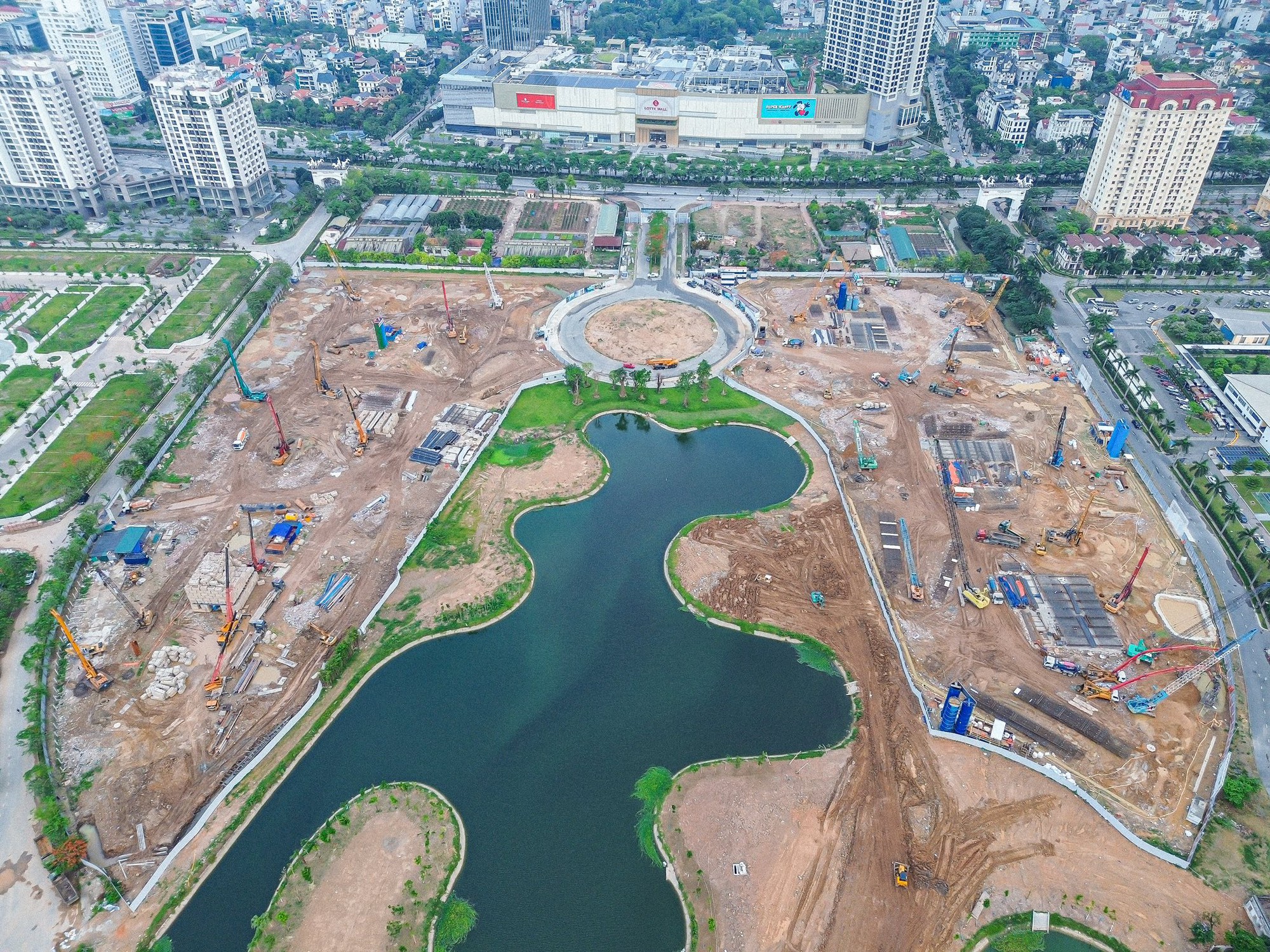 Mua Bất Động Sản 2026: Tiến Độ Thi Công Mới Là Yếu Tố Quan Trọng Nhất 3 Hàng loạt hạng mục trọng điểm tại Tổ hợp căn hộ hàng hiệu Noble West Lake Ha Noi đang được đẩy mạnh với cường độ thi công liên tục cả ngày lẫn đêm.