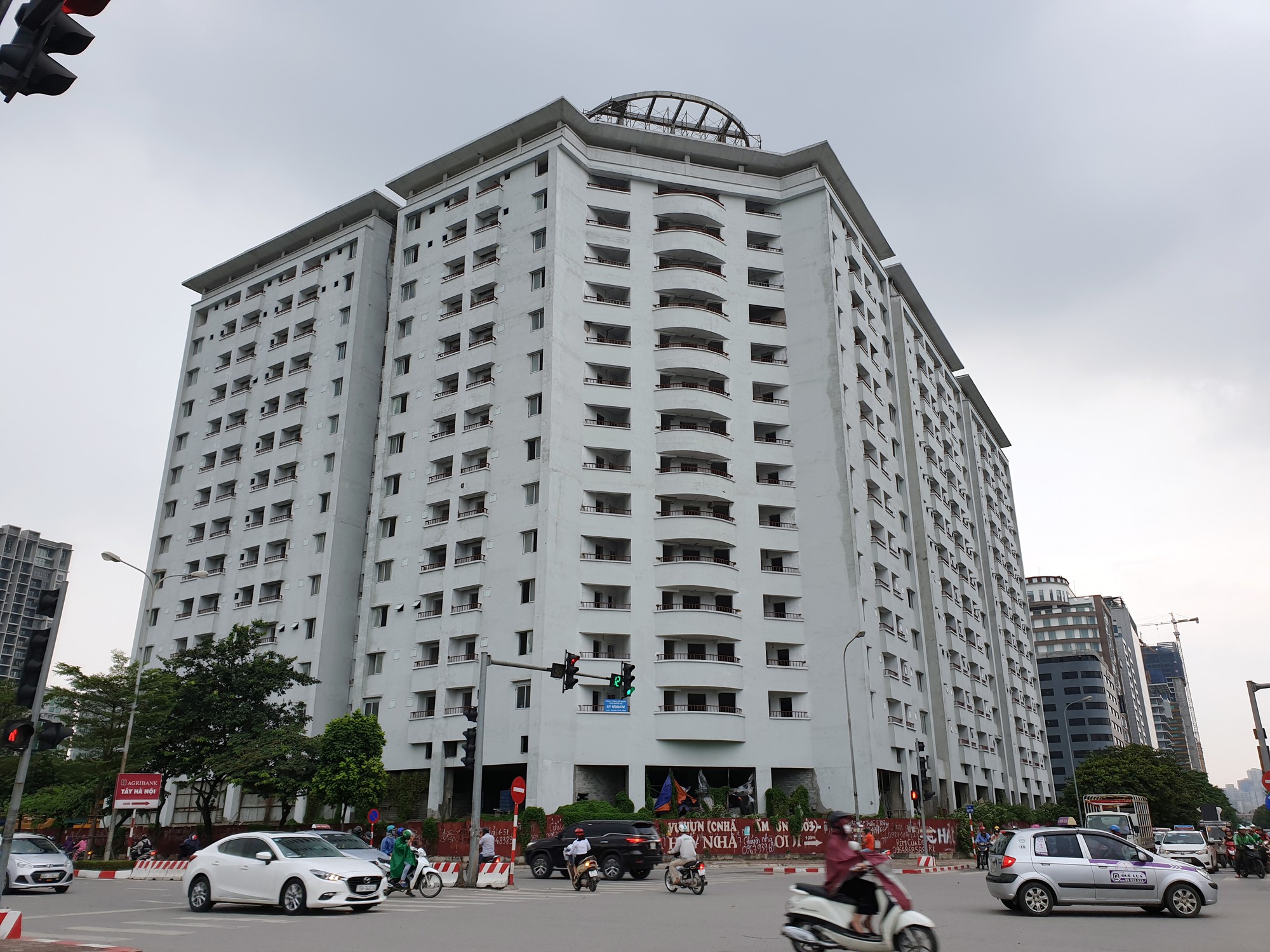 Một dự án nhà tái định cư chưa đưa vào sử dụng trên phố Duy Tây, phường Cầu Giấy, Hà Nội